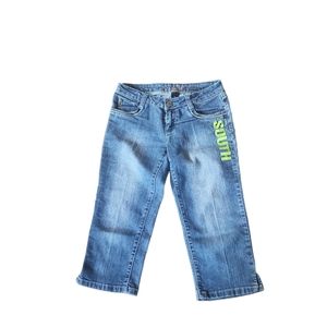 South Pole Denim Capris With SOUTH Embroidered on Back Pocket and Left Leg Sz 5